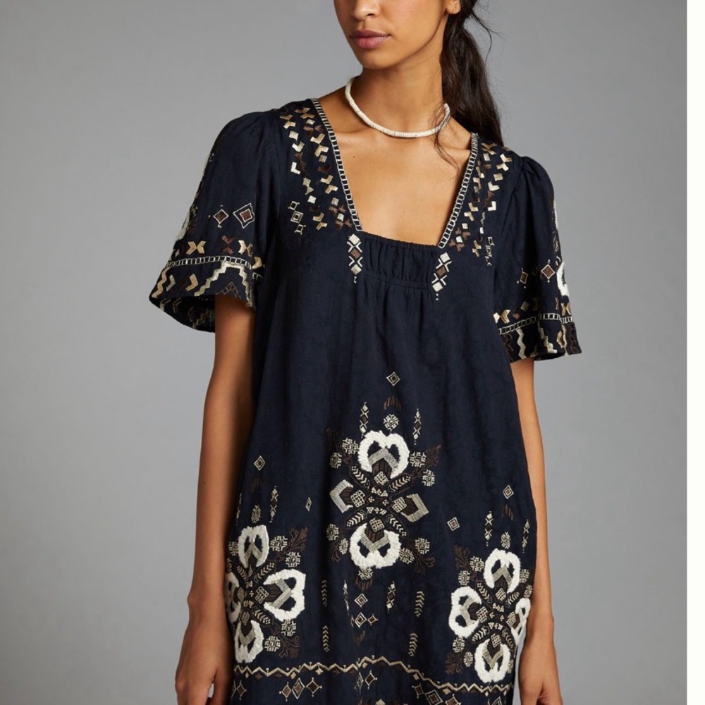 Anthropologie Embroidered Tunic dress with Cream Accents